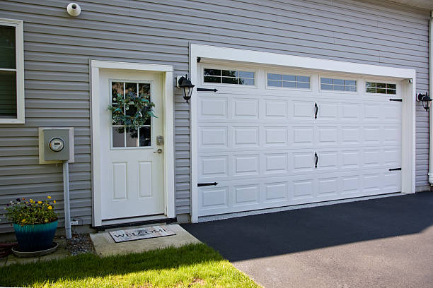 24/7 Emergency Garage Door Panel Replacement experts in Coaling, AL